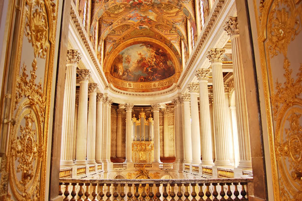 The chapel inside Versailles palace.